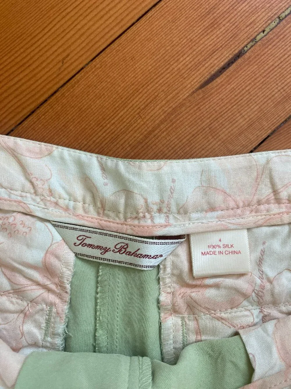 Tommy Bahama 100% Silk Shorts - Green - Size 4